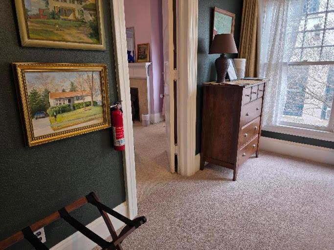 The Kings Throne Inn And Guest House Toledo Exterior photo